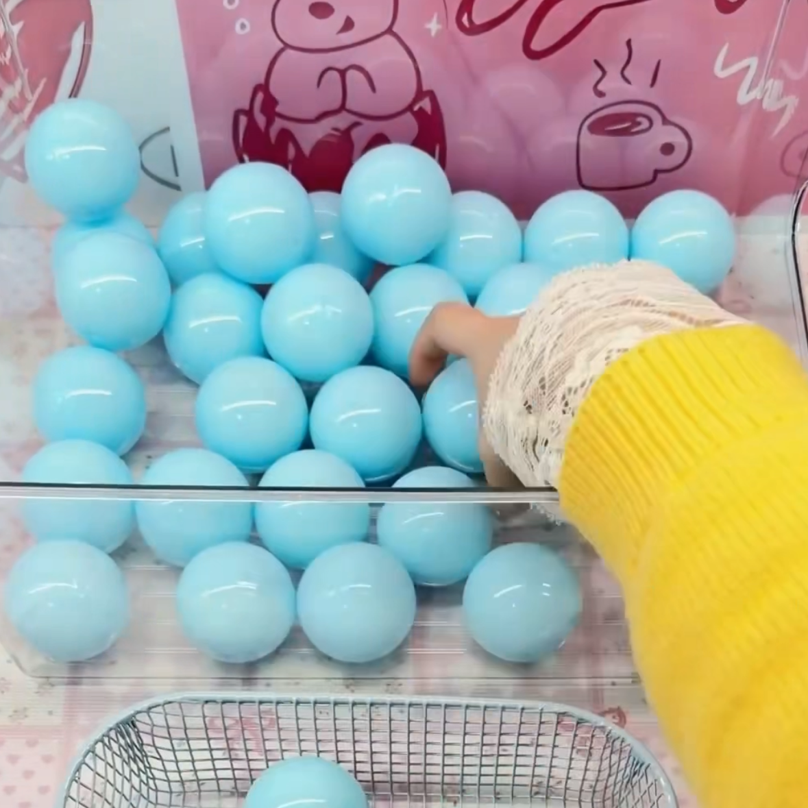 Hellokitty Lucky Balls 1 Scoop 10 balls at least